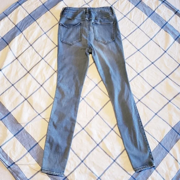 🪴BOGO FREE🪴 Abercrombie High Rise Skinny Jean Size 0/25 SHORT - Picture 3 of 4